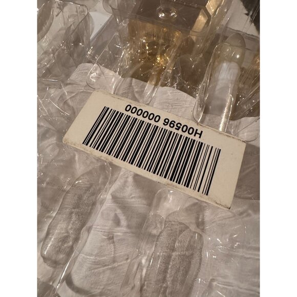 Set of 8 QVC Bethlehem Lights Gold Window Candles – Battery Operated w/ Sensor - Picture 6 of 11